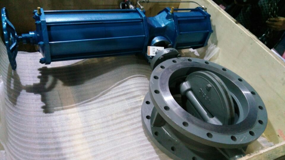 煙臺客戶高溫氣動調節蝶閥帶手動介質熱空氣DN350已發貨